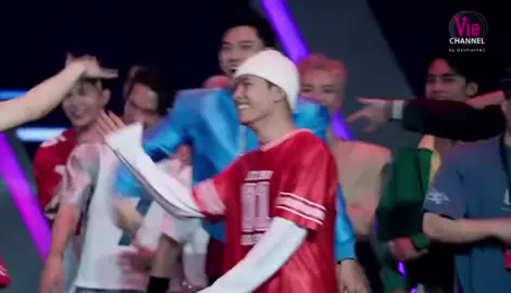 Aaa Dance Battle của RHYDER tại Anh Trai Say Hi, bị mê quá đi ảnh bung skill rồi các bác thấy sao ạ? Mình thấy giờ mình bị sĩ vì ảnh đối với mình là quá giỏi rồiiii🫶🏻💞  @RHYDER @myduyennnnnn_ @flashteam.hanoi  #RHYDER #Rhyder #dancebattle  #rhyderquanganh #quanganhrhyder #quanganh #nguyenquanganh #vieon #anhtraisayhi  #xuhuong #viral #nng_korn #fyp #foryou 