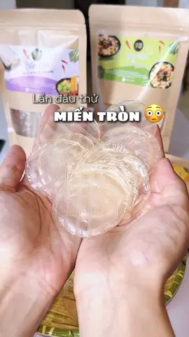 Lần đầu nhìn thấy miến tròn luôn ấy trời 😆 #mientron #Ancungtiktok #soholaan #xuhuong #foodreview #tiktokfood #muataitiktok #trainghiem 