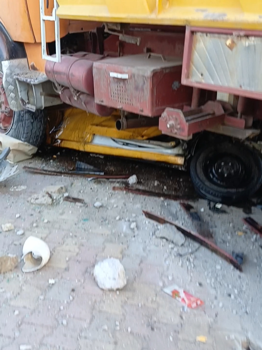 الان حادث سير في بغداد عند جسر الموال قرب شارع فلسطين اخوان ادعوله بالرحمة لصاحب السيارة 🙏  انا ل الله و انا اليه راجعون #حوادث #حداد #اكسبلور #العراق_السعوديه_الاردن_الخليج #انا_لله_و_انا_اليه_راجعون_الله_يرحمك #ملك_الموت 