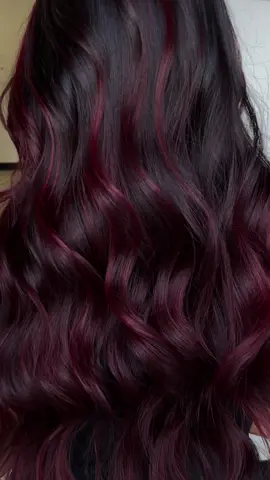 Added some dark lowlights to give this red some dimension ✨ #redhair #redhaircolor #hairtok #samihairmagic #redbalayage 