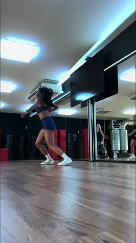 Let’s hit home hard🔥 #bodyjam #bodyjam91 #lesmills #lesmillsbodyjam #dance #cardio #workout #cardioworkout #danceworkout #Fitness#groupclass #motivation #tryit #family #dancefamily #tiktok #fyp #videos #viral #edit #trending #sportcity #thehague #netherlands #dutch #instructor 