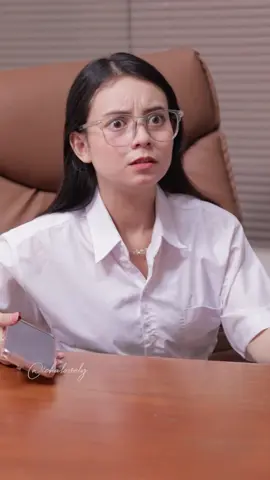 Bocil SMA jadi bos perusahaan, kantor jadi kacawww! #SerialTikTok #TikTokTainment #TikTokSeries #TikTokSeriesFuture #drama #ichalovely #suneedaycreative #dramatiktok #viraltiktok #kehidupan #bocil #sekolah #sma #bos #belanja 