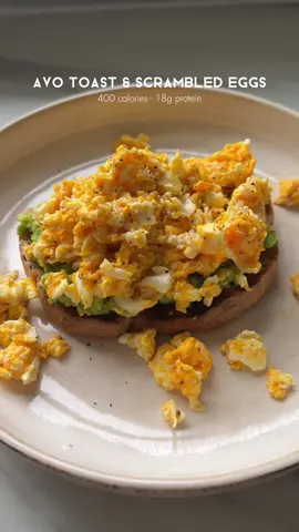 avo toast & scrambled eggs🥑🍳 the perfect well balanced and delicious breakfast! macros: cals • 400 protein • 18g carbs • 25g fat • 25g ingredients: •1 piece of sourdough •60g avocado •2 eggs •light butter recipe: •add the butter to a pan over a medium heat, crack in the eggs and push around until cooked through and scrambled. •toast your sourdough •add the avocado to a bowl with salt, pepper and garlic granules and mash up. •plate up and enjoy!!😮‍💨 #caloriedeficit #caloriecounting #lowcalorierecipe #lowcalorie #fyp #weightloss #EasyRecipe 