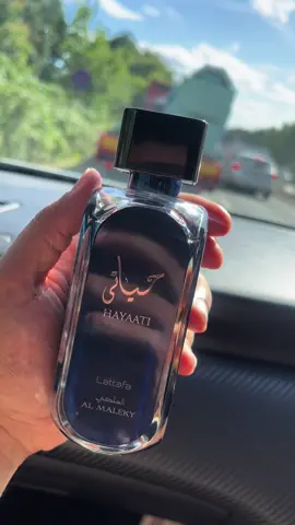 Hayaati Al Maleky On The Go 🚙 #fragrancefantasyltd #oud #lattafa #foryou #fyp #100ml #viral #elegance #Summer #tadowchallenge 