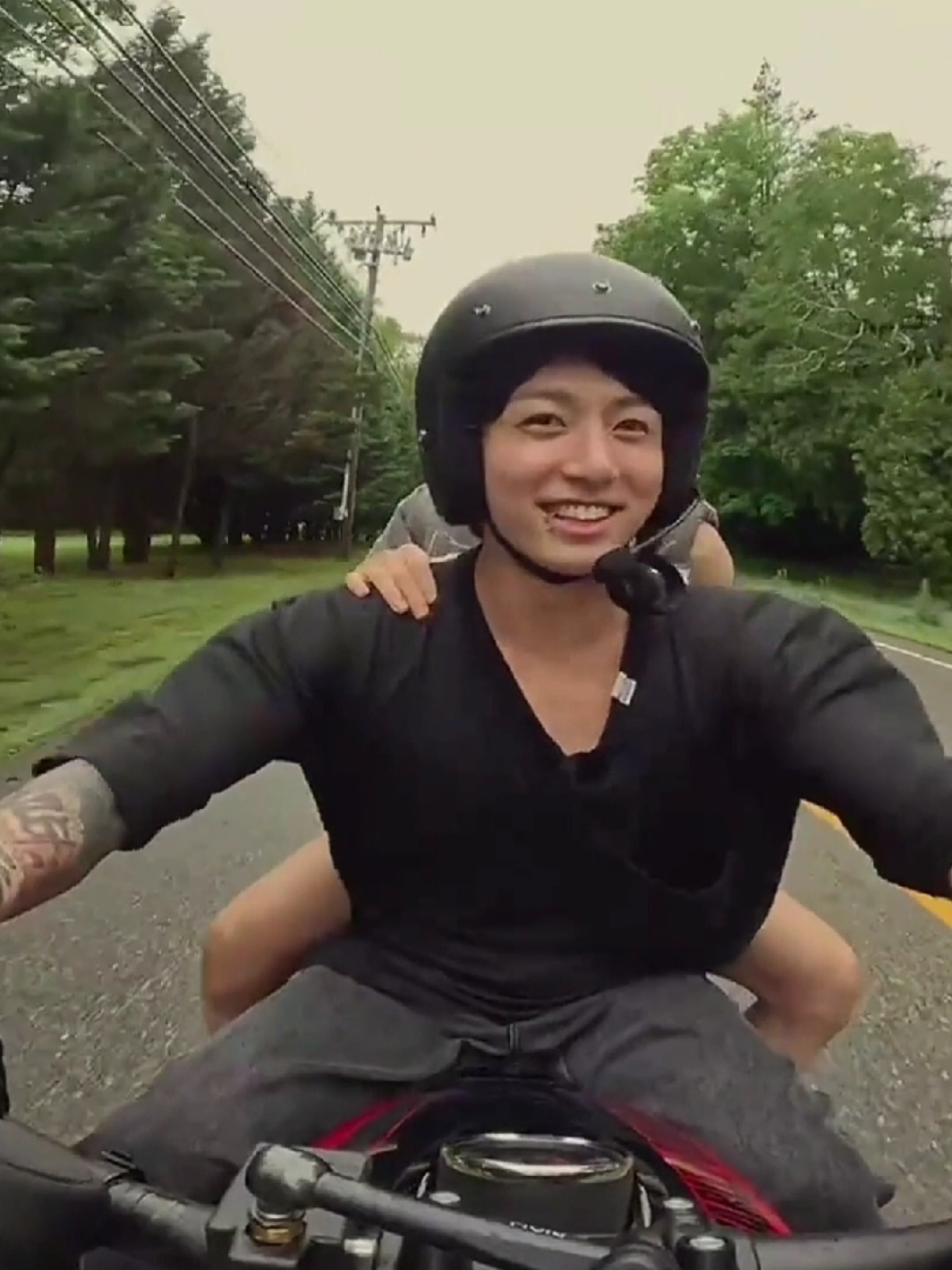 Nhiều lúc 2 ông này nói chuyện vô tri thật sự luôn đấy mà nhỏ Kook cũng kiên nhẫn với Jimin ghê á :))) #jimin #parkjimin #jungkook #jeonjungkook #jikook #kookmin #bts #army #btsarmy #areyousure #travelshow #xuhuong #fyp #viral #babyjiminshi13 @TikTok