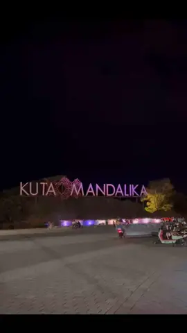 📌 Kuta Mandalika malem hari   😍  Info Trip Lombok. 📞 082359568453 #lombokfamilytour #tourlombok  #sewamobillombok #pakettourlombok #lombok #indonesia🇮🇩 #malaysiatiktok🇲🇾 #malaysia #fyp #beach #kutamandalika  #benangkelambu  #fyppppppppppppppppppppppp #fypシ゚viral #fyp 