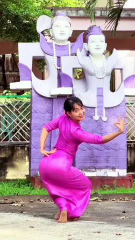 ချစ်တဲ့သူတွေအတွက် #myanmardance #beautiful#foryou #fypシ゚viral #fyp #မြင်ပါများပြီးချစ်ကျွမ်းဝင်အောင်လို့😜🤗 #khaingmarlwin#ရောက်ချင်တဲ့နေရာရောက်👌 