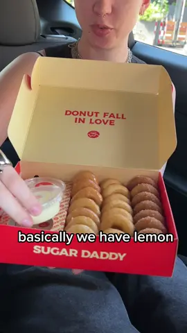 Testing out viral sugar daddy mini donuts 🍩 📌 Sugar Daddy Doughnuts - Dundas & Grove 📍1221 Dundas St W Unit 3, Toronto, ON M6J 1X8 #sugardaddy #minidonuts #foodreview #torontolife #torontofood 