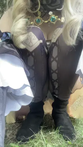 I walked in these shoes the entire day and now my feet and legs hurts sm help #cosplay #navia #genshinimpactcosplay #GenshinImpact #genshin #genshincosplay #naviagenshinimpact #naviagenshin @✰acheron✰ @Ivi_cosp @❥𝐧𝐨𝐞𝐞𝐞 @Fifi✨️ (49%) 