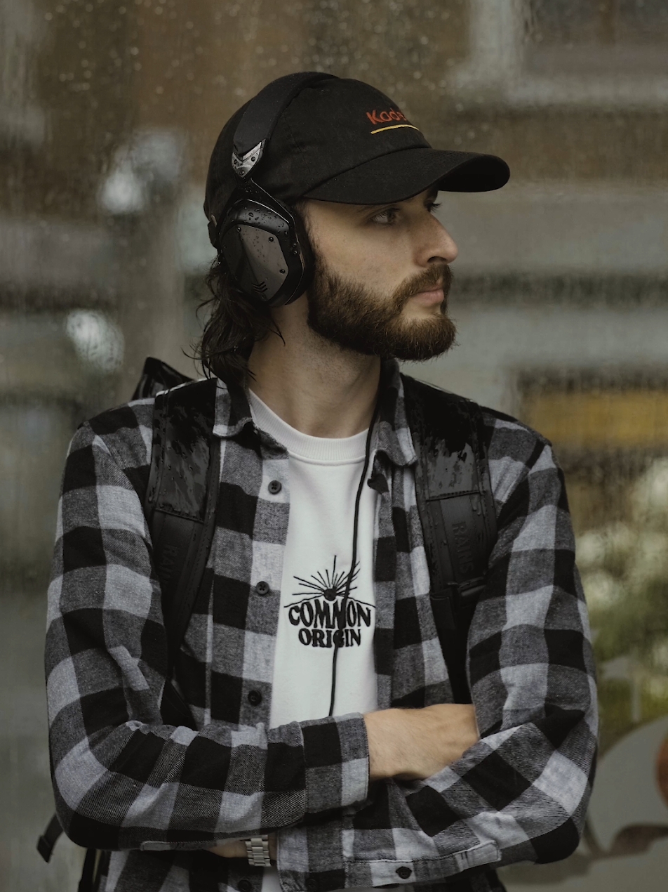 The sounds of rain in town 🌧️ While waiting for my bus, I decided to listen to the rain falling on the bus shelter. Instead of listening to the tracks on my Spotify playlists, listening through my contact microphone allowed me to tune into the natural symphony of the world around me. #aesthetic #rain #nature #pourtoi #fyp 
