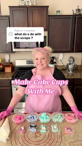 Replying to @. I make cake cups with all my cake scraps 🥰  #cakedecorating #cakecups #hellokitty 