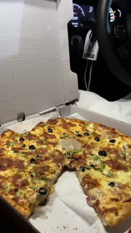 S/C Beingraheem_1 #beingsheikhraheem #foodies #foodporn #foodsnap #pizzalover #foryoupage #fypシ゚viral #tehzeebbakers 