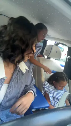 ألطف هوشة بالعالم💙🤣هوشة كل اليهال 🤣😂انتوا شرايكم منو لادم تقعد قدام؟! انا  اقول ولا وحده لانه ممنوع 🤣😂واي واي شخصية ليليان 😂❤️❤️❤️❤️ #دكتورة_خلود #خلودي_الصغيره #توائم_خلود_امين #الشعب_الصيني_ماله_حل #مالي_خلق_احط_هاشتاقات #trending #tiktok #ترند 