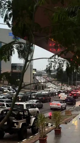 احسبك تمزح على بحكاك #صوت_المطر_عود_بذكراك_والغيم_كنهه_يداريني #امطار_أبها#غريب_ال_مخلص #ضباب_أبها_اليوم #شيلات#تصميم #اكسبلور #4u 