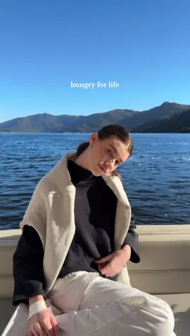 hungry for life 🩵🐠 #foryou #aesthetic #hungryforlife #fyp 