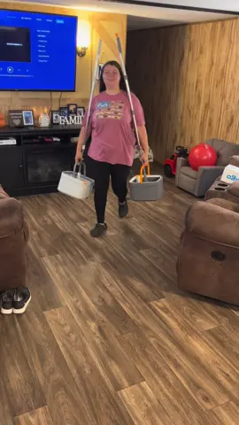 I really do loveee this mop🙃 #sahmlife #MomsofTikTok #spinmop #cleaninghacks #CleanTok 