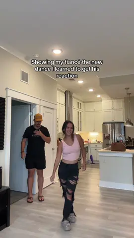 I have 0 dance experience, atleast i have my hype man 😂😭 #fyp #couples #relationships #jeffandsophia 