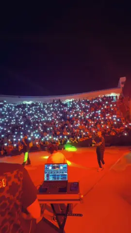 T9ADA JEHDIIIIIII F’AGADIR 😭 2E DATE DE LA TOURNÉE MAROCAINE, SOLD OUT BIEN SÛR.  0 FESTIVAL, GHA L’KERRI FESTIVAL. MERCI À TOUTES & À TOUS, OU DIMA MAGHRIB 😉 🇲🇦