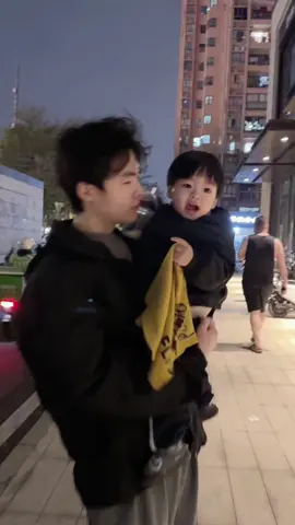 26yrs dad & 1yrs baby #dad #dadlife #cutebaby #family