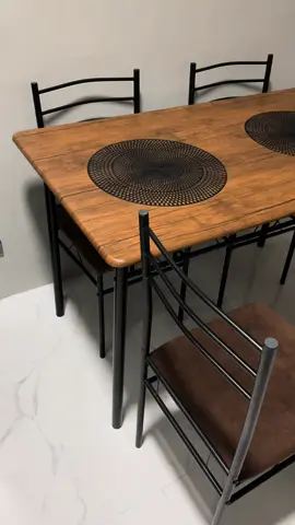 Very affordable price, 4 seater dining table set for team kahoy and black 🤎🖤