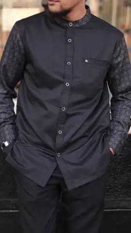 Nama Produk : Kemeja Sumando Marajo   Bahan : Toyobo Fodu Original   *Pilihan size M L XL XXL  *Detail Size (size chart) : Ukuran M :  - Lebar Dada : 54 cm - Panjang kemko : 75 cm  - Panjang Lengan :59 m Ukuran L :  - Lebar Dada : 57 cm - Panjang Kemko : 76 cm - Panjang Lengan : 61cm Ukuran XL : - Lebar Dada : 60 cm - Panjang Kemko: 78 cm - Panjang Lengan : 63 cm Ukuran XXL  - Lebar Dada : 63 cm - Panjang Kemko: 80 cm - Panjang Lengan : 63 cm Terdapat sedikit perbedaan pada ukuran detail size chart karena produksi masal. #kemejamarajo#kemejasongketmarajo #kemejapremiummarajo 