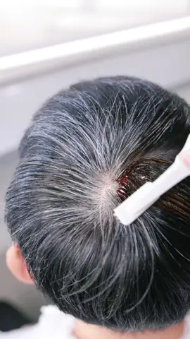 The most popular thing now is to dye your hair at home! It’s easy to dye your hair at home, and most importantly, it’s cheap #herbalife #hair #hairdye #brownhair 
