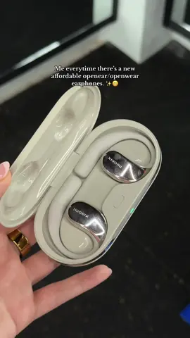 Immediately yes. 😩 This is Xiaomi’s new OpenWear Sterio that has 17x12mm dynamic driver that delivers high-resolution audio with optimized bass performance. Early pros/cons in the comments 👋🏻 #Xiaomi #MaryBautusta #XiaomiOpenWearSterio 