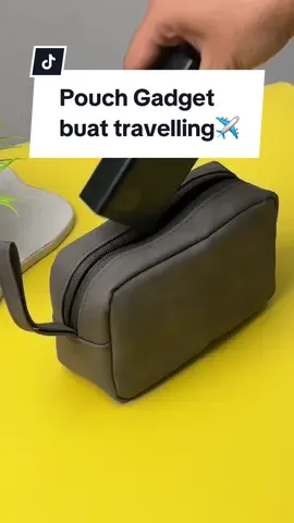 travelling bawa pouch gadget Baseus biar praktis🥰 #baseus #baseusindonesia #pakebaseusaja #travelling #pouch 