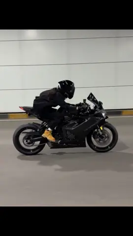 Cách chữ ngầu chỉ một chiếc moôt #motorcycle 