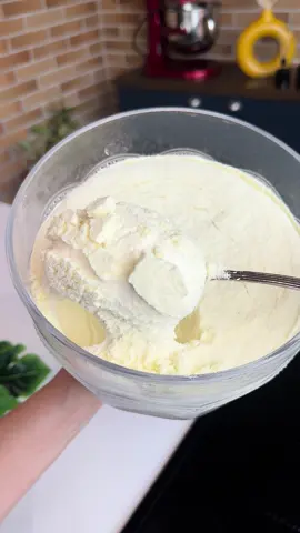 SEGUNDOU COM MOUSSE DE LEITE EM PÓ 🤭lá vai a Juliana… te fazer passar vontade! Hahaha se você ainda não fez essa sobremesa, tá esperando o que? Já marca aqui quem ama leite em pó e não pode perder jamaisss essa receita! Ai to apaixonada hahaha Bora aprender! Ingredientes  1 lata de leite condensado  1/2 lata de leite em pó 1 col sopa de manteiga 1 xic de leite em pó 300g de chantilly batido Modo de preparo no vídeo! #receitasdajuferraz #receitas #doces 