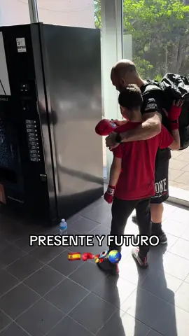 PRESENTE Y FUTURO🥊🇪🇸🚀🌏🔥#boxeo #españa #promesa #leyenda #viral #parati 