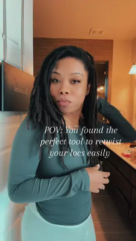 Save yourself some coin sis 😭. I use to hate trying to figure out whats going on in the back of my head so i just dropped the $100 for someone else to do it, but now I don’t have to.  #locs #locretwist #thicklocs #microlocs #locsoftiktok #starterlocs #longlocs #locstyles #fypp #braids #naturalhair #shortlocs 