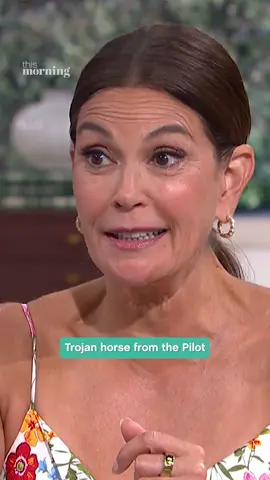 Ever wondered what Teri Hatcher swipped from the Desperate Housewives set? The Golden Globe-winning star spills the tea!