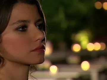 عيونها فيها حزن و للاسف ماشافت الفرحه الا مع مهند  #aşkımemnu #aşkımemnuedit #berensaat #AşkıMemnu #بيتار_بهلول #العشق_الممنوع #foryou #bihterziyagiledit #اليسا  #حبك_وجع 