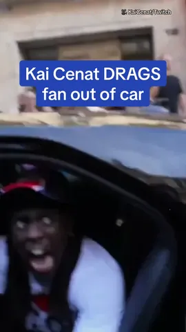 Streamer Kai Cenat had to fight his way through a crowd to reach his car, and when he finally arrived, he realized a fan had snuck inside, forcing him to drag the man out of the vehicle. 🎥 KaiCenat/Twitch #kaicenat #streamer #twitch #paris #olympics #paris2024 #roadtoparis