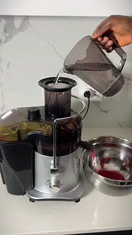 How i clean my Fruit Juicer  . . . . . #juice #fruitjuicer #cleaning #kitchenhack #tiktokkitchen #fyp #healthyliving 