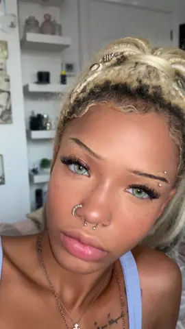 #alphagreen contacts @Just4kira use code “ilshynah” for $$ off 💋💋 