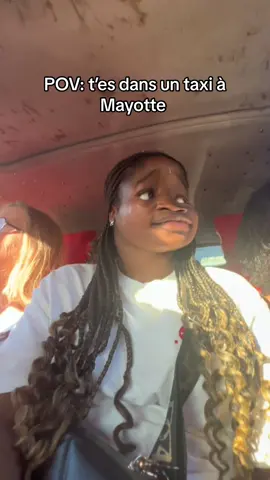 Qui as reconnu ?? Et dire que certains s’ambiancais sur ça, sans comprendre 😭😂🏃🏾‍♂️🏃🏾‍♂️ c’est a mon grand âge la que j’ai su 😩 #mayotte976🇾🇹🌴🤣foryoupage #taxi #foryoupage❤️ #mayotteisland🌴🌞îleauxparfum 