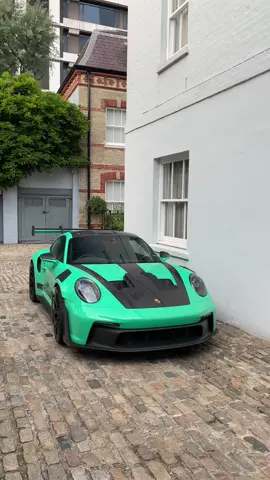 Mint gt3rs #knightsbridge #london #porsche #992 #gt3rs #mint 