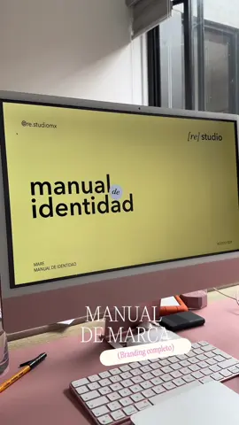 Resultado de un branding completo para nuestro cliente. ✨ Esto es lo que yo te incluyo en tu manual de marca o manual de identidad. 💕  #manualdeidentidad #identidadgrafica #manualdemarca #brandbook #brandbooktemplate #librodemarca #diselografico #logodesign #tipdiseño #designtips #manualdeidentidad #diseñodemarca #branding #brandingdesign #diseñadores