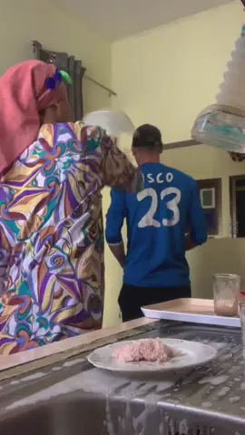 😂😂😂😂🤦‍♀️#BassomaZizo #جيش_الصيني_ماله_حل❤️🔥 #حركة_الاكسبلر 