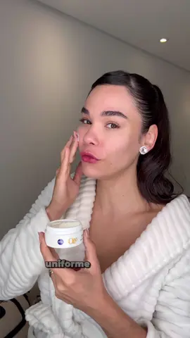 Vc sabia que a hidratação é capaz de deixar sua pele mais resistente à exposição ultravioleta?! NIVEA Q10 Power Dia e Noite é o hidratante que pode te ajudar!  Ele tem coenzima Q10, Creatina e Pantenol na versão noite e todos esses ingredientes ajudam a restaurar a barreira cutânea! Demais né?! 💙 @NIVEA Brasil #publi #Q10 #Q10POWER #NIVEABrasil #Antirrugas #RotinaQ10