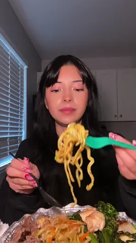 Eat hibachi with me :p #letseat #eatwithme #Foodie 