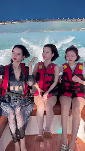 Lướt sóng biển CÔN ĐẢO