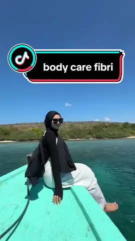 weekend kemaren seharian main di pantai, cuaca lagi terik2 nyaa, tapi untungnya ada @Mallviraskinofficial serangkaian body care yang selalu aku bawa kemana-mana di saat traveling🥰💞🌞