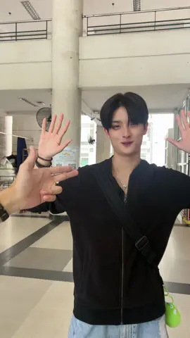 Steal ซัมวัน Heart แทนได้มั้ย #KHUNPOL #BUSbecauseofyouishine