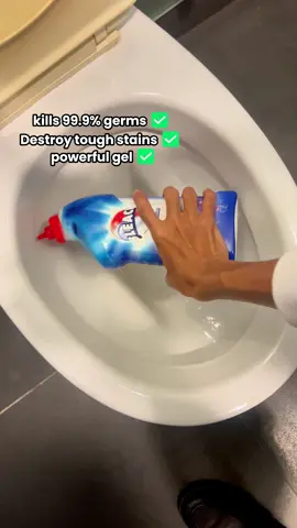Bleach toilet bowl #walch #killsgerms #cleaningtiktok #kongsibersama #tiktokshop #bleach #toilet #concentrated #fypシ゚viral 