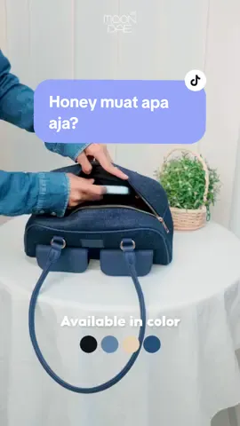 HONEY Bag 💙 Main compartment cukup banget buat menampung barang esensial kamu & ada 4 pocket biar semua barang kamu tertata rapi 😍🫵🏻 Mau bawa make-up sampai tumblr, semua muat kok! #whatsinmybag #shoulderbag #tasdenim #denimbag #moondaebag 