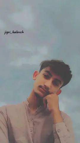 وہ مجھے کیوں چاہے گا کیوں یاد کرے گا 🫠❤️‍🩹#foryou #foryoupage #view #foryou 