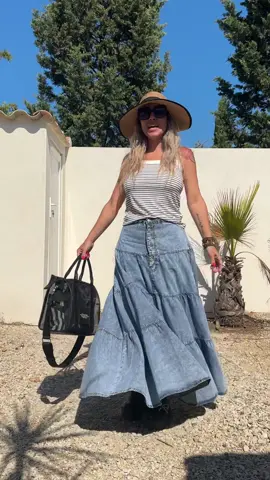 Look du jour ! Je kiffe cette jupe ! #lookdujour #tenuedujour #outfitinspo #OOTD 